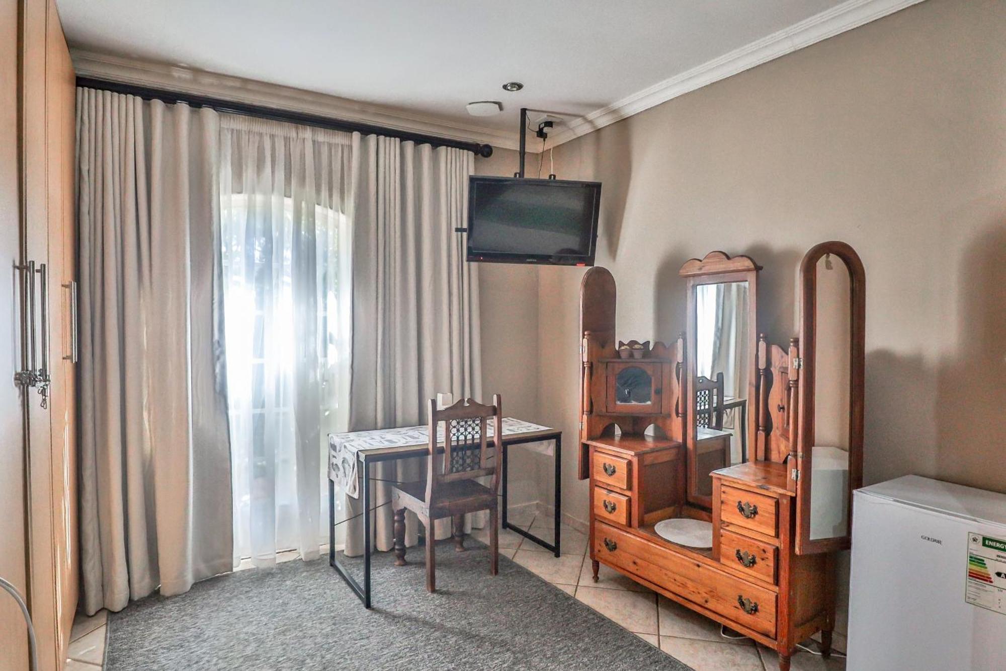 Sunset Ridge Guest House Rustenburg Dış mekan fotoğraf